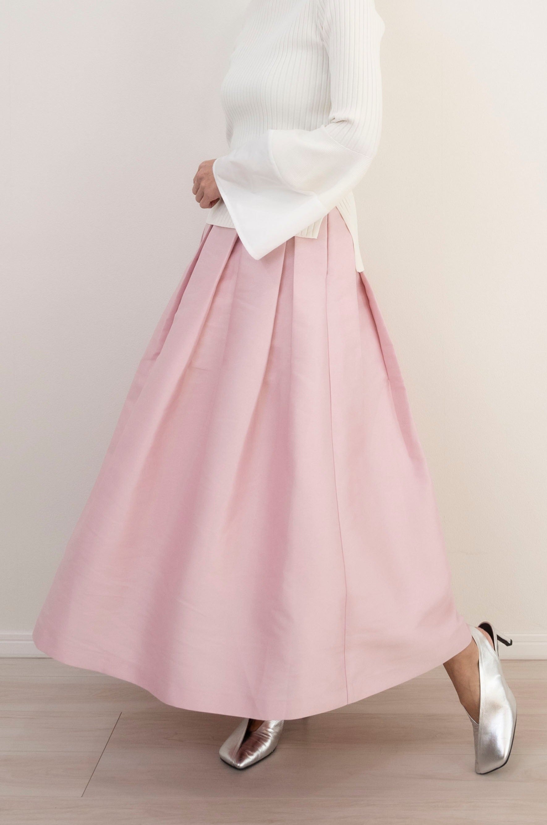 GLOSSY DRAMATIC SKIRT – MID'OR